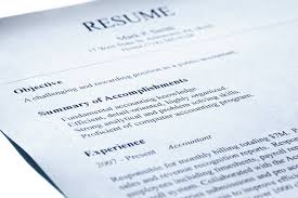 What Recruiters Look At During The 6 Seconds They Spend On Your Resume